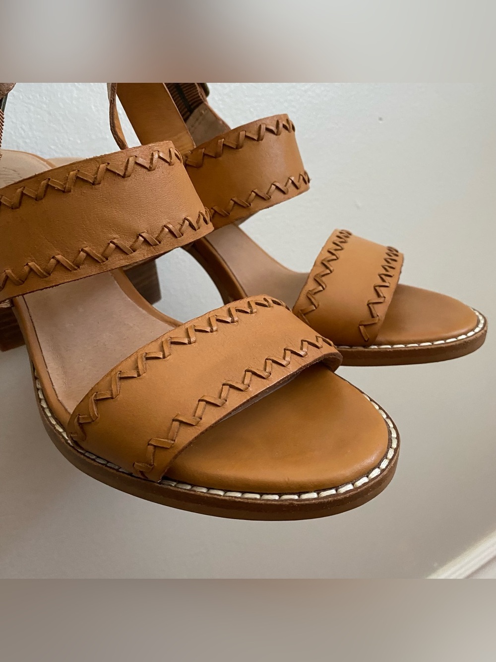 Madewell Leather Neutral Block Heels Sandal Buckle Size 8.5 Tan Caramel Cognac - Picture 3 of 5
